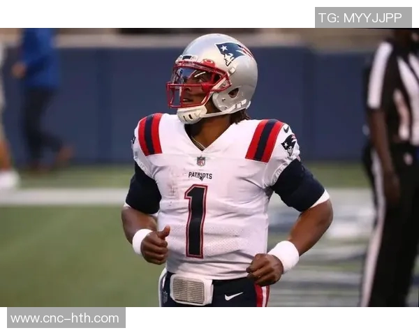 卡姆琼斯因超速被拦截逮捕急于赶往训练场引发关注 卡姆琼斯因超速被拦截逮捕急于赶往训练场引发关注