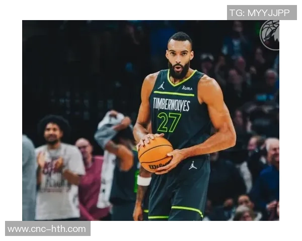 兰德尔表现失常13投仅中2球仅得10分助攻4次抢断3次引发球迷热议