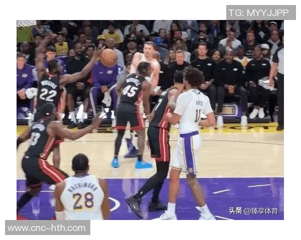 湖人火箭连胜势头强劲雷霆遭遇首败三双王们的辉煌记录再度刷新